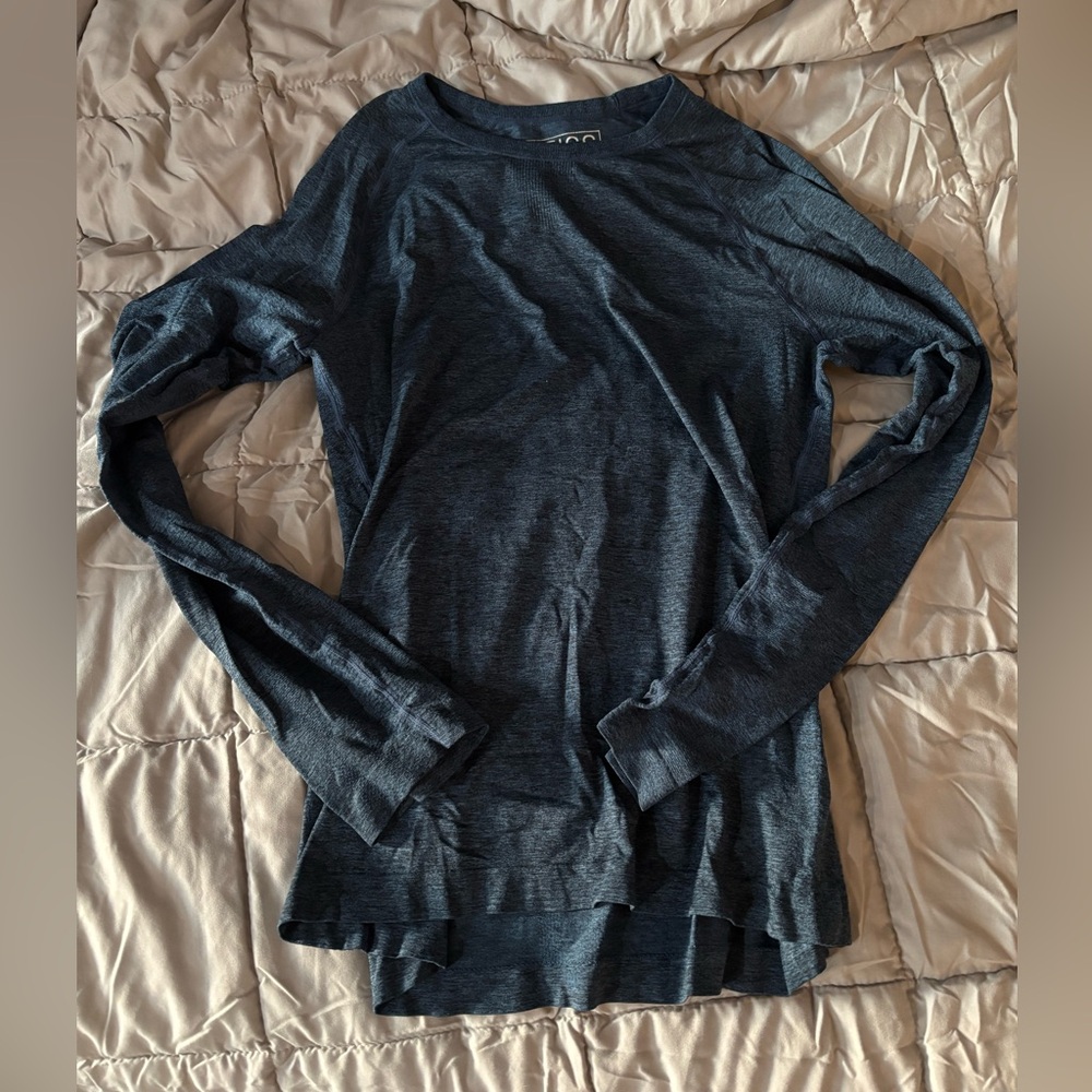 Figs Scrubs Women’s Salta Seamless Long Sleeve Underscrub Shirt